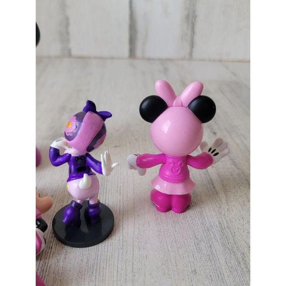 Disney best friends Daisy Duck Minnie Mouse race car track playset toy figure - Picture 13 of 14